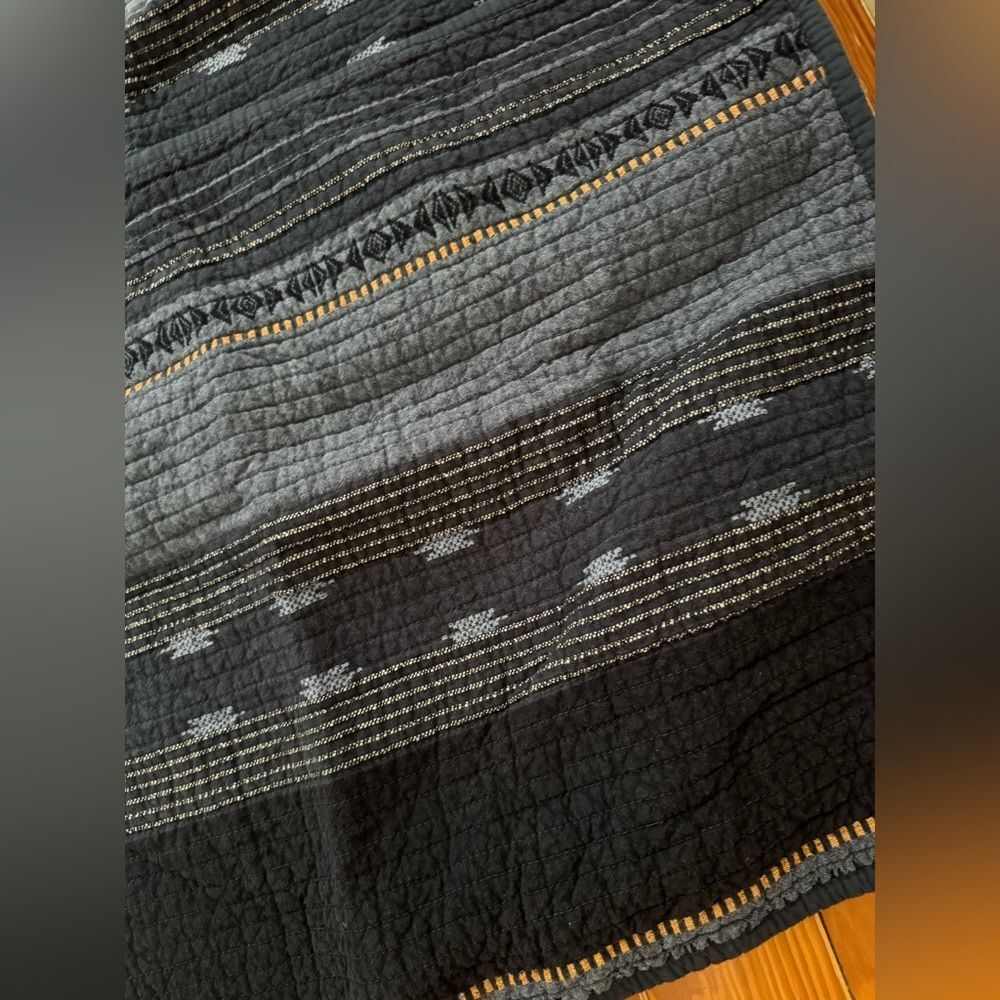 Frye Pillow Shams - Picture 2 of 5
